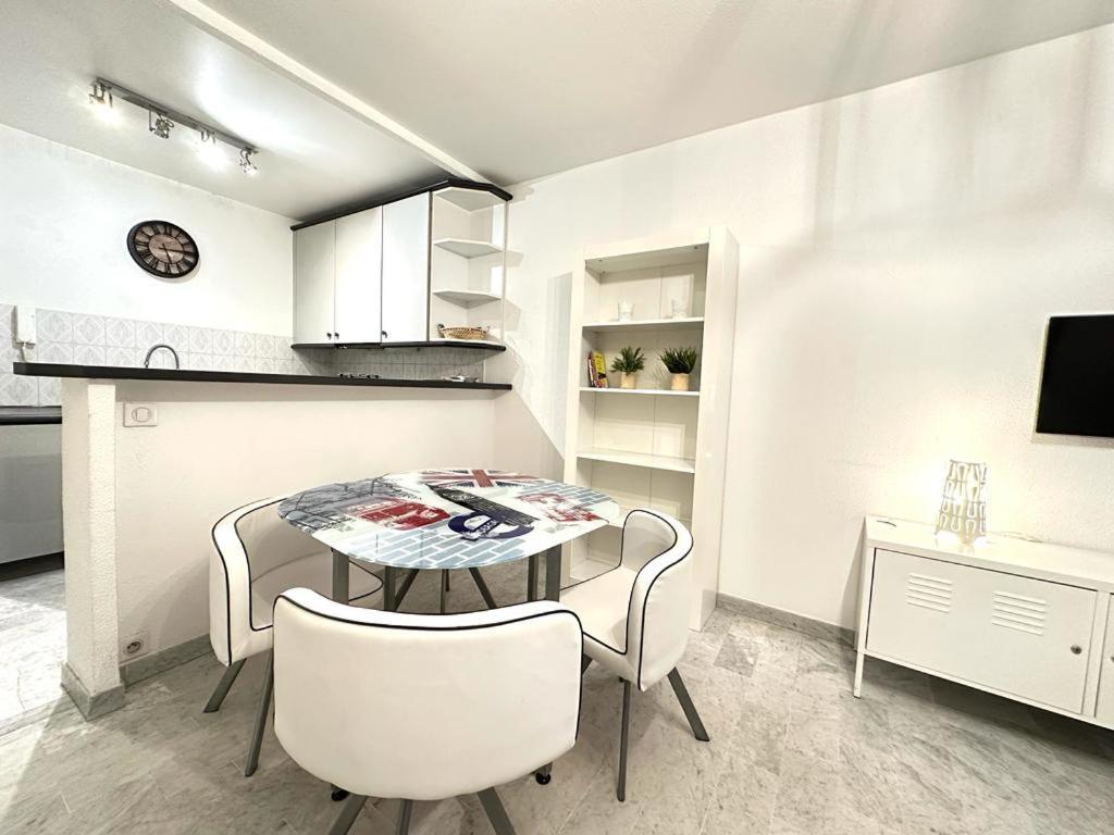 Beau Studio Centre Juan Les Pins A 300M Des Plages Antibes Exterior foto